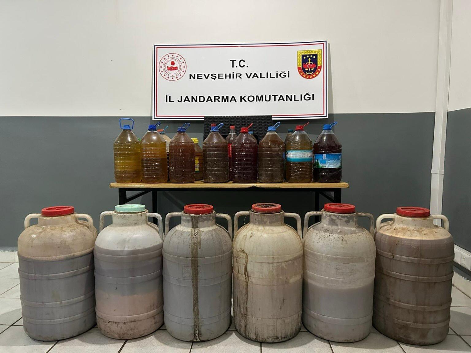 Nevşehir İl Jandarma Komutanlığı&rsquo;ndan Ka&ccedil;ak Alkol Operasyonu: 320 Litre Ka&ccedil;ak Şarap Ele Ge&ccedil;irildi
