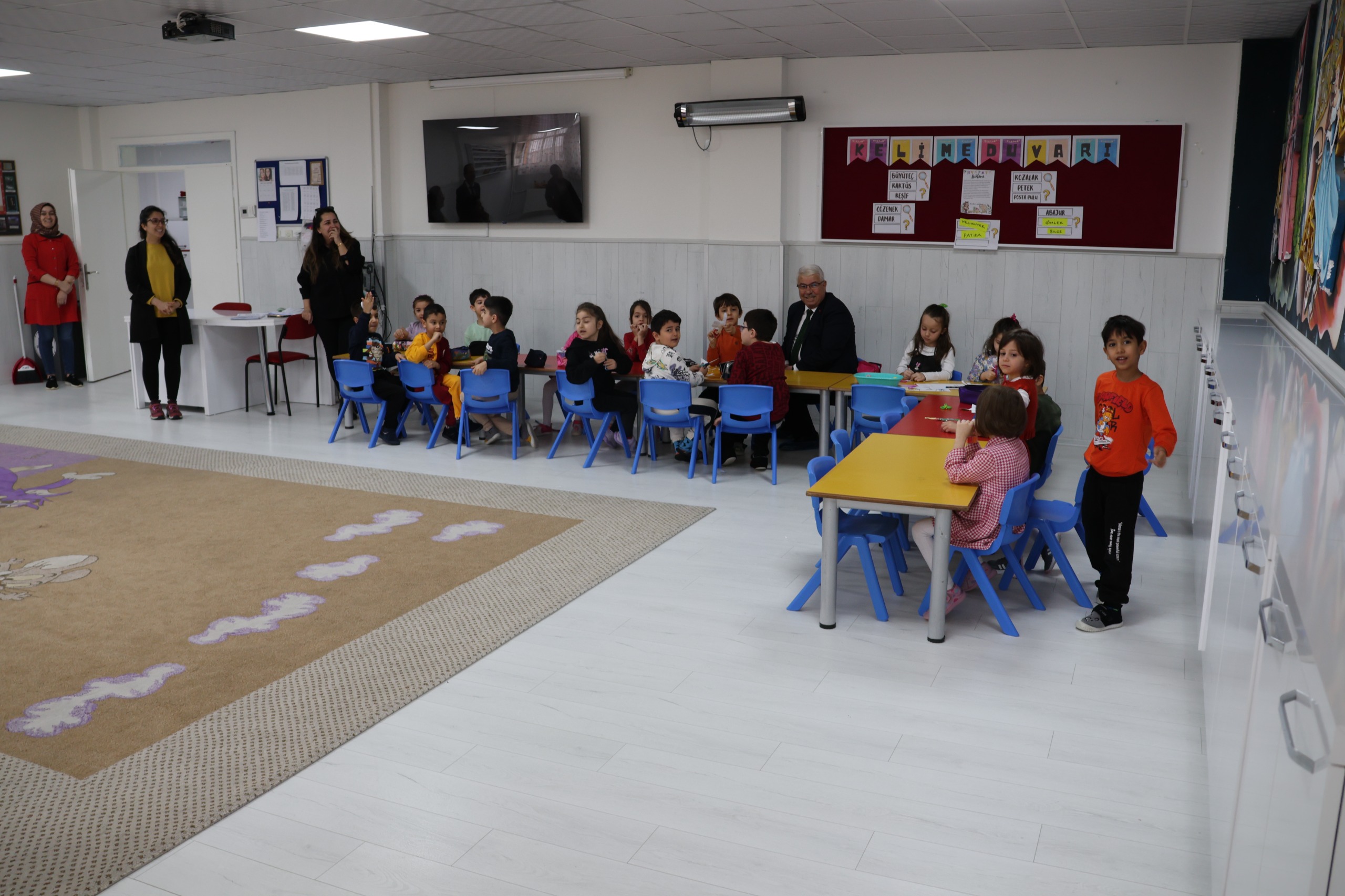 İl Milli Eğitim M&uuml;d&uuml;r&uuml; Minik &Ouml;ğrencilerle Buluştu