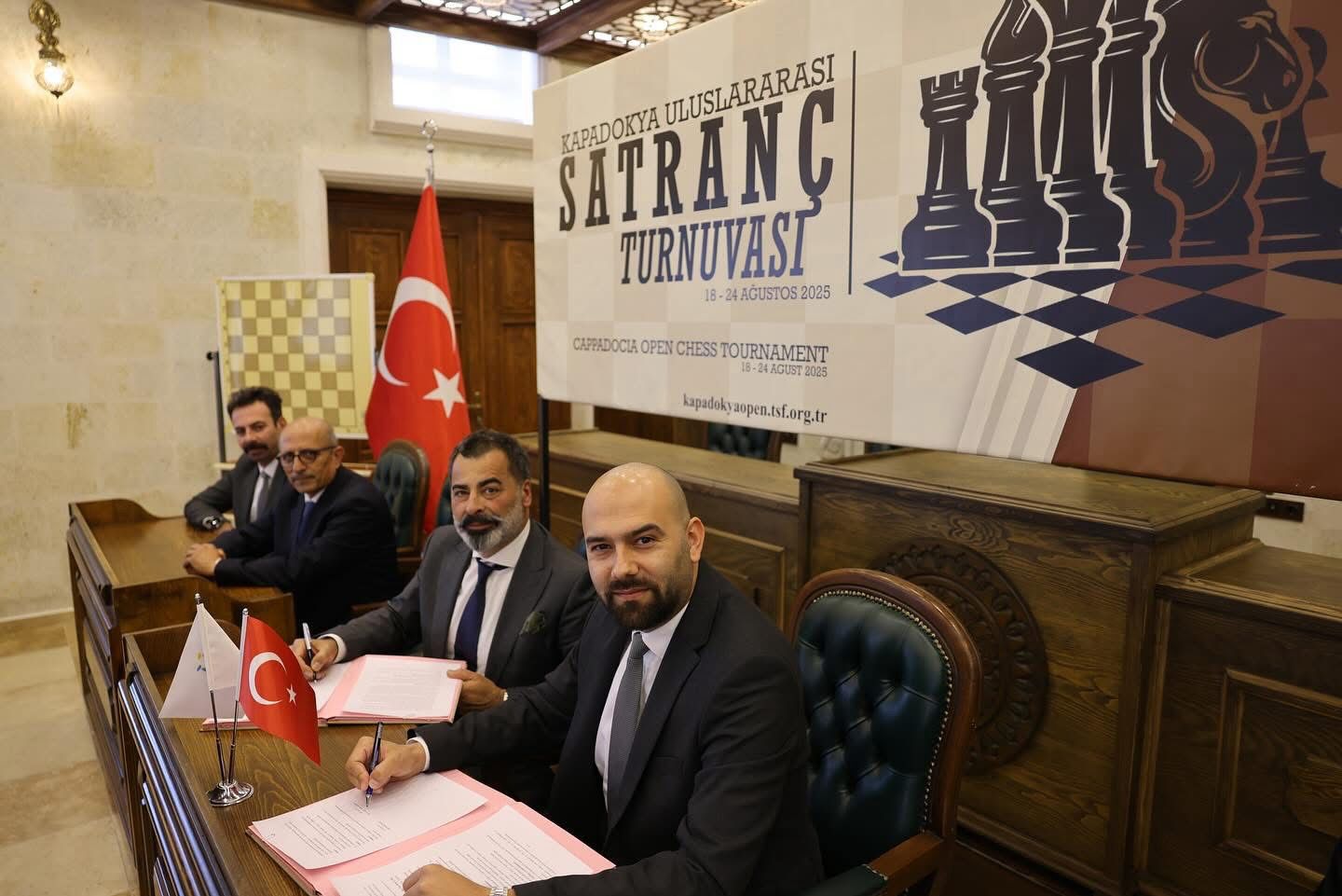 &Uuml;rg&uuml;p Belediyesi ve T&uuml;rkiye Satran&ccedil; Federasyonu iş birliğiyle 18 - 24 Ağustos 2025 tarihleri arasında &ldquo;Kapadokya Uluslararası Satran&ccedil; Turnuvası&rdquo; d&uuml;zenlenecek.