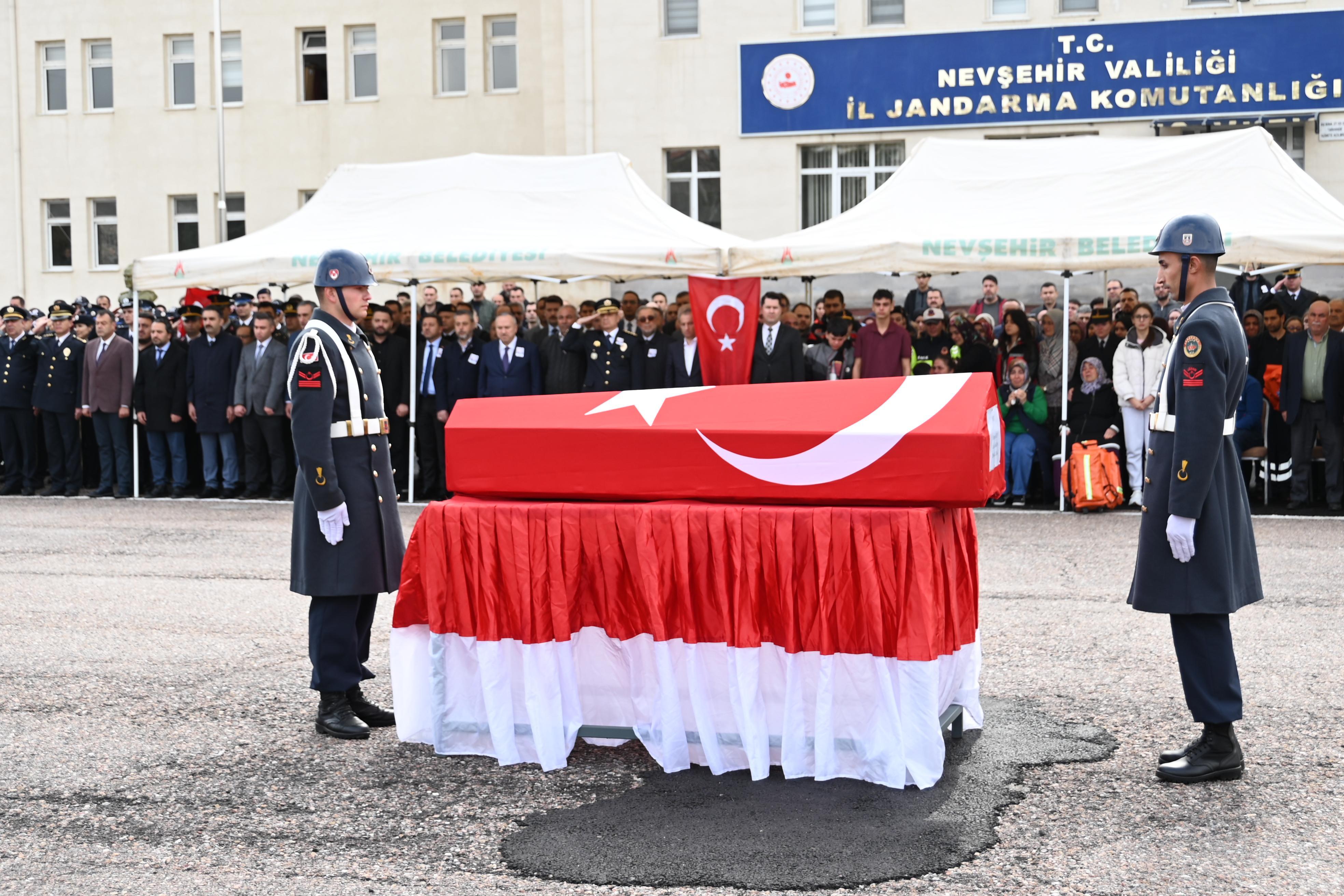 Nevşehir&rsquo;de Şehit Jandarma Astsubay H&uuml;seyin Uzun İ&ccedil;in Uğurlama T&ouml;reni D&uuml;zenlendi