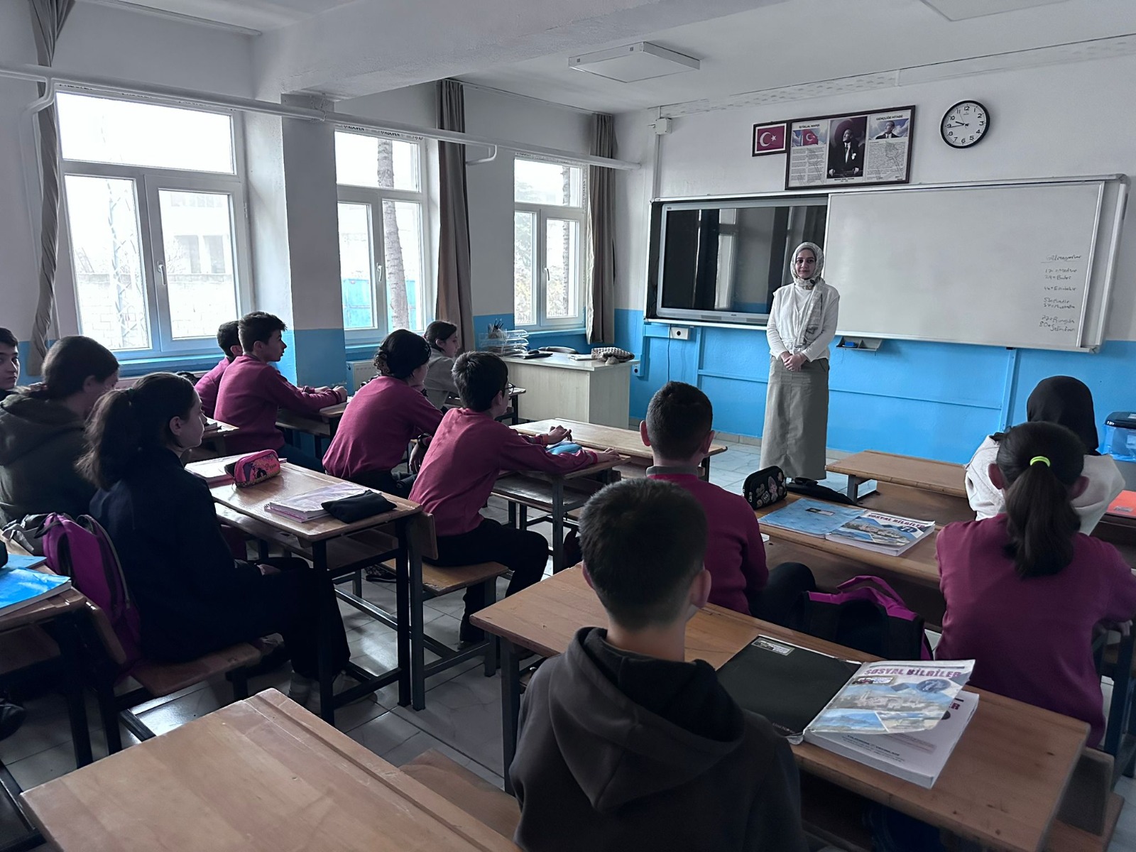 &Ouml;ĞRENCİ VE &Ouml;ĞRETMENLERE Y&Ouml;NELİK SEMİNERLER DEVAM EDİYOR