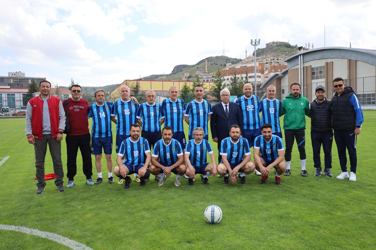 "&Ouml;ĞRETMENLER ARASI FUTBOL M&Uuml;SABAKASI" D&Uuml;ZENLENDİ