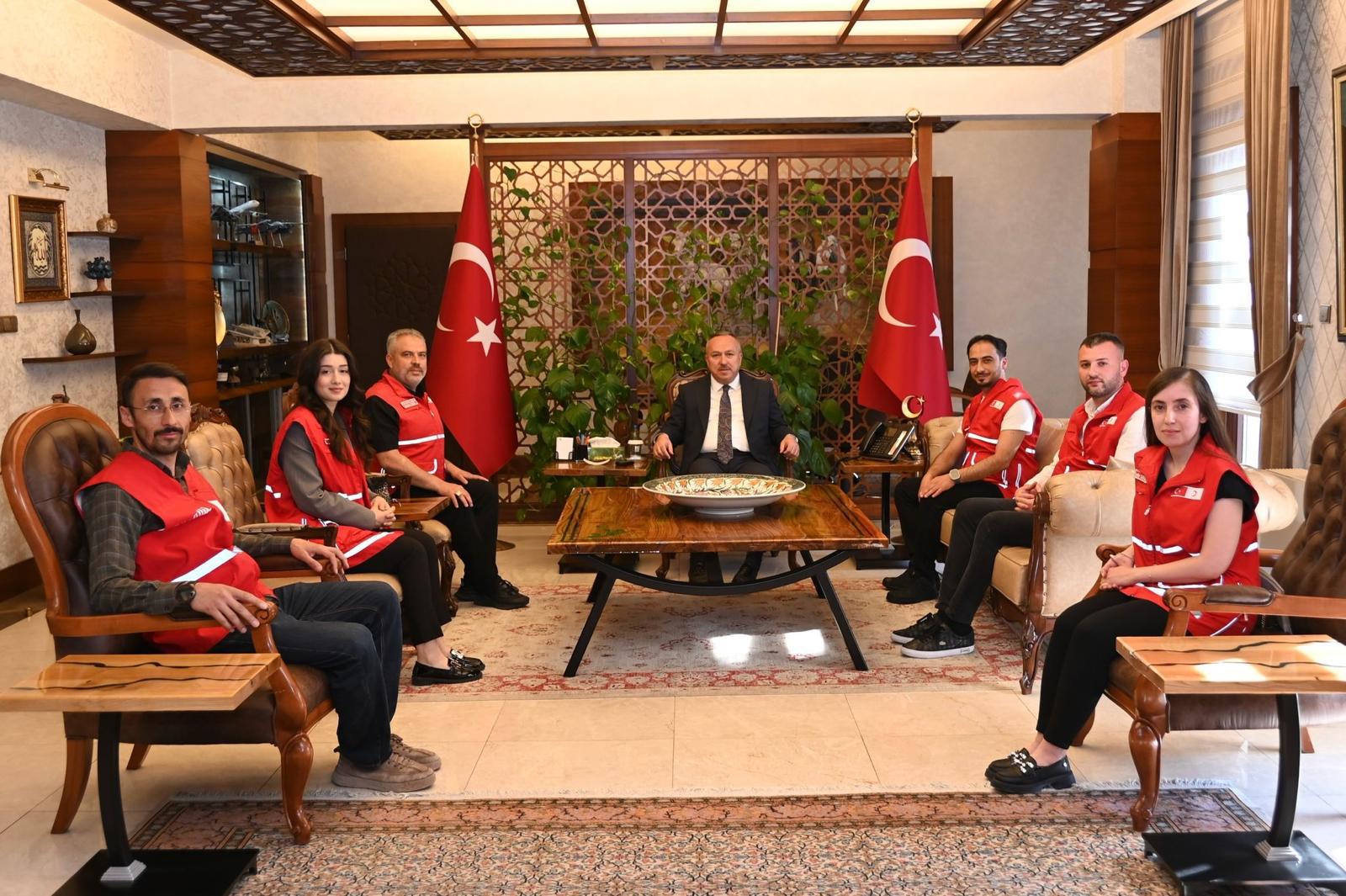 Vali Fidan&rsquo;dan Kızılay&rsquo;a Gazze İ&ccedil;in Kurban Bağışı ve İnsani Destek