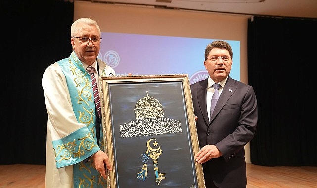 Adalet Bakanı Tun&ccedil;, &ldquo;Ege &Uuml;niversitesi ile gurur duyuyoruz&rdquo;