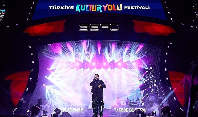 Adana K&uuml;lt&uuml;r Yolu Festivali&rsquo;nde Sefo R&uuml;zg&acirc;rı!