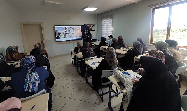&ldquo;Afete Diren&ccedil;li Kadınlar Projesi&rdquo; b&uuml;y&uuml;yor