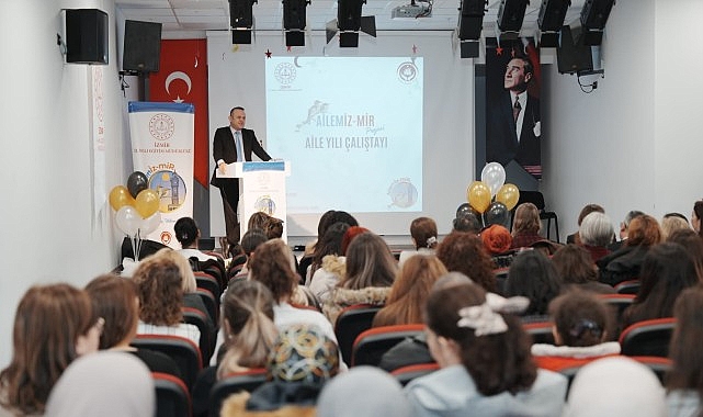 &ldquo;Aile Yılı&rdquo; Kapsamında Aileyi Merkeze Alan &Ccedil;alıştay Karşıyaka&rsquo;da Ger&ccedil;ekleştirildi