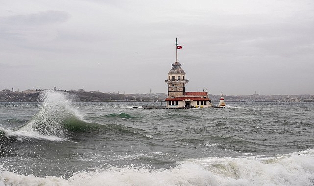 AKOM'dan İstanbul İ&ccedil;in Fırtına Uyarısı