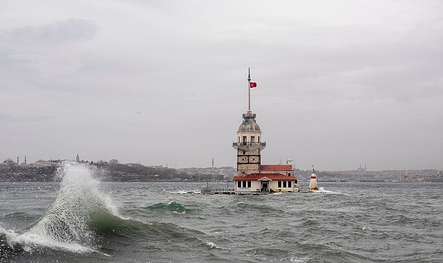AKOM&rsquo;dan Pazartesi Uyarısı: Fırtına ve Kuvvetli Sağanak Yağış Bekleniyor