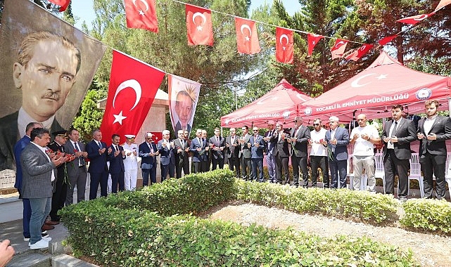 Aktaş ve B&uuml;y&uuml;kakın, dua okudu, karanfil bıraktı
