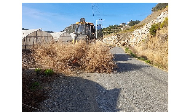 Alanya&rsquo;da yol bakım mesaisi devam ediyor