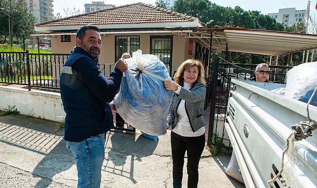 Aliağa&rsquo;dan Karşıyaka&rsquo;ya iyilik k&ouml;pr&uuml;s&uuml;:   &ldquo;Mavi Kapak&rdquo; kampanyasına 200 kilogramlık destek