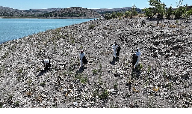 Altınapa Baraj G&ouml;l&uuml; &Ccedil;evresinde Temizlik &Ccedil;alışması Yaptı