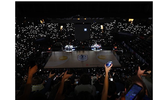 Anadolu Efes, &ccedil;ift ma&ccedil; haftasında Dubai Basketball m&uuml;cadelesine hazır