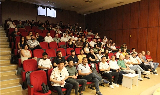 Anadolu&rsquo;nun Ezgileri Ege&rsquo;de Yankılandı