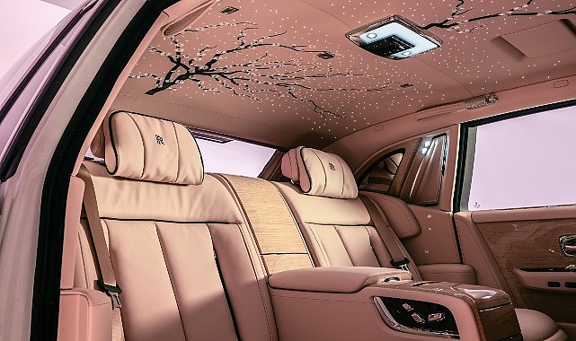 Anın G&uuml;zelliği: Rolls-Royce Phantom &ldquo;Cherry Blossom&rdquo;