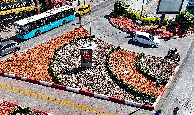 Antalya B&uuml;y&uuml;kşehir Belediyesi kurak&ccedil;ıl peyzajda da &ouml;nc&uuml;