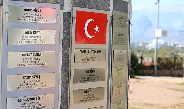 Antalya B&uuml;y&uuml;kşehir Belediyesi&rsquo;nde şehitlere saygı