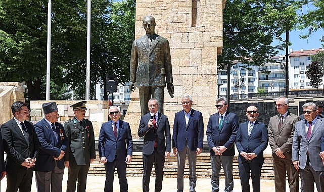 Atat&uuml;rk Anıtı'nın &Ccedil;evre D&uuml;zenlemesi Tamamlandı...