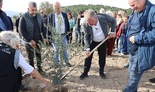 Atat&uuml;rk&rsquo;&uuml;n Vasiyeti Urla&rsquo;da Hayata Ge&ccedil;ti: Zeytin Koleksiyon Bah&ccedil;esi&rsquo;nde İlk Fidan Dikimi