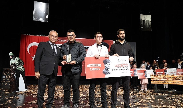 Ata&rsquo;ya &Ouml;zlem Şiir Okuma Yarışması&rsquo;nda Duygulu Anlar Yaşandı