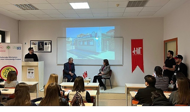 Atıklar KO&Uuml;&rsquo;de sanata d&ouml;n&uuml;şt&uuml;