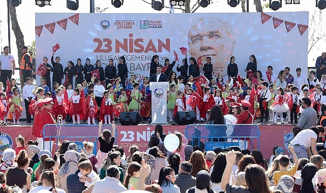 Avcılar'da ertelenen bayram, b&uuml;y&uuml;k bir coşkuyla kutlandı