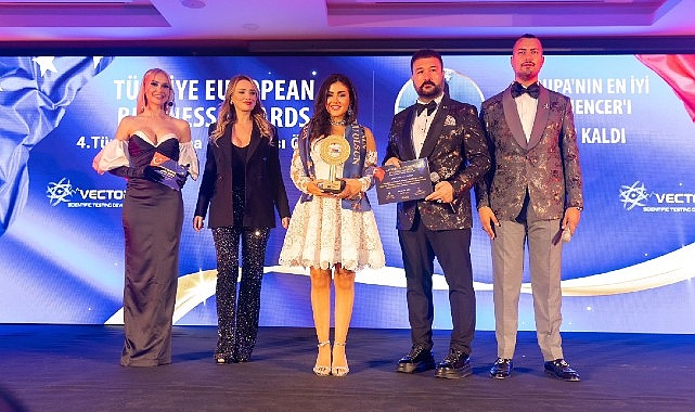 Avrupa&rsquo;da T&uuml;rk Gururu: Arzu Kaldı, &ldquo;Avrupa&rsquo;nın En İyi Influencer&rsquo;ı&rdquo; Se&ccedil;ildi!