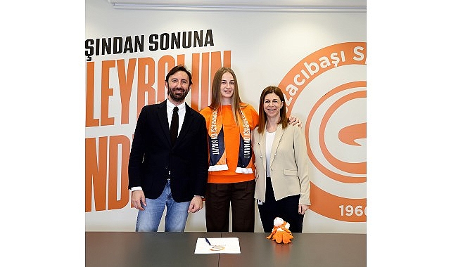 Avrupa&rsquo;nın Y&uuml;kselen Sma&ccedil;&ouml;r&uuml; Aleksandra Uzelac Eczacıbaşı Dynavit Formasıyla