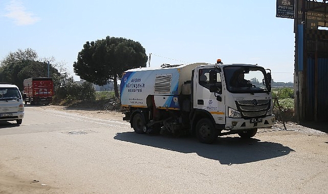 Aydın B&uuml;y&uuml;kşehir Belediyesi'nden Acarlar'da &ccedil;evre d&uuml;zenleme ve bakım &ccedil;alışması