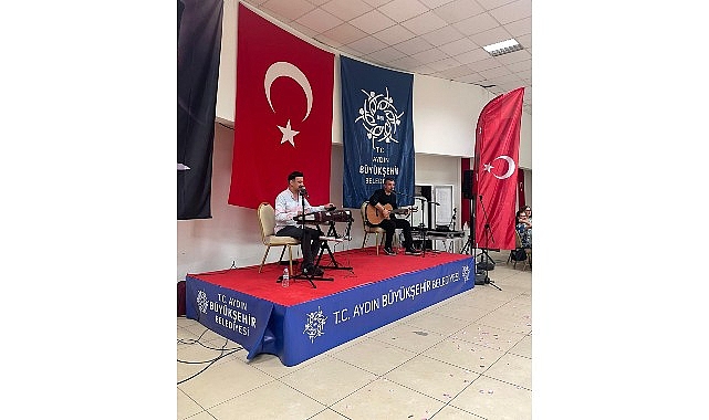 Aydınlılar Anneler G&uuml;n&uuml;&rsquo;n&uuml; B&uuml;y&uuml;kşehir Belediyesi ile Birlikte Kutladı