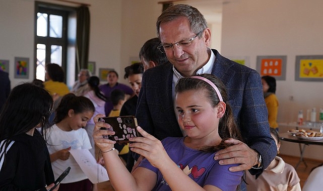 Ayvalık&rsquo;ta Geleneksel Oyunlarla Dolu Renkli Bir G&uuml;n