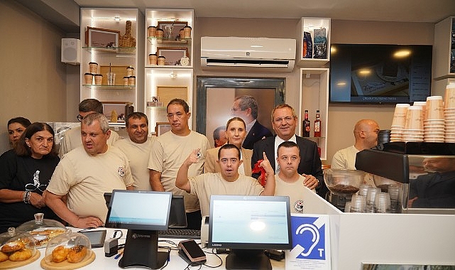 Ayvalık&rsquo;ta İlk Engelsiz Kafe Hizmete A&ccedil;ıldı