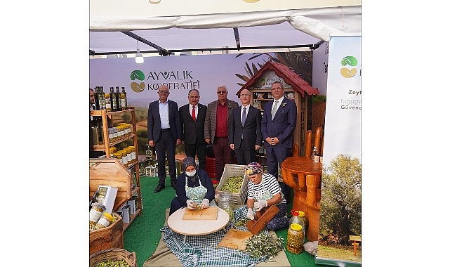 Ayvalık&rsquo;ta Zeytin ve Zeytinyağı B&uuml;y&uuml;k Festival Pazarı A&ccedil;ıldı.