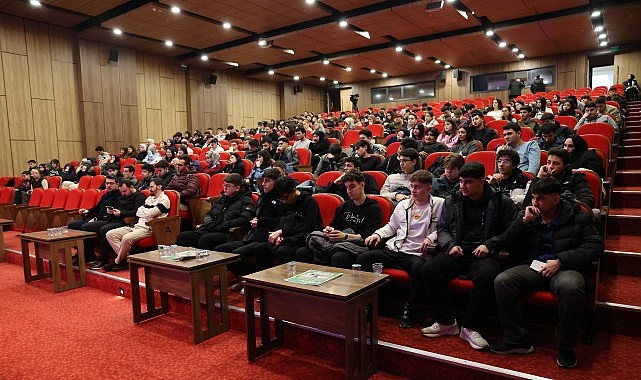 Bağcılar&rsquo;da iş arayanlar ile iş verenler &ldquo;Kariyer Buluşmaları&rdquo;nda bir araya geldi