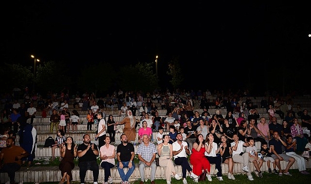 Bağlama sesi muhabbete şarkı s&ouml;zleri eğlenceye d&ouml;n&uuml;şt&uuml;