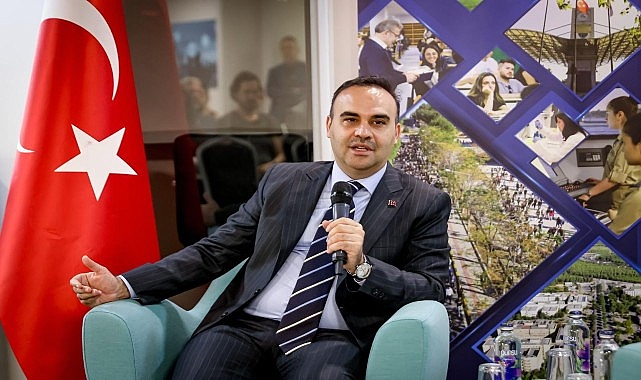 Bakan Kacır, DE&Uuml;&rsquo;l&uuml; girişimcilerle bir araya geldi
