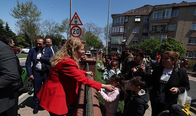 Bakırk&ouml;y Belediyesi depreme karşı t&uuml;m birimleriyle sahada