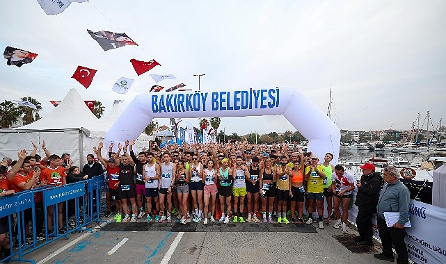 Bakırk&ouml;y'de &Ouml;ğretmenler G&uuml;n&uuml; Koşusu
