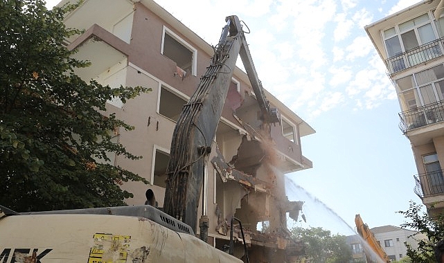 Bakırk&ouml;y&rsquo;de Y&uuml;ksek Riskli Yapılar İ&ccedil;in D&ouml;n&uuml;ş&uuml;m Başladı