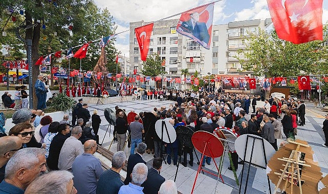 Bal&ccedil;ova&rsquo;da Cumhuriyetimizin 102. yılı etkinlikleri bug&uuml;n sabah saatlerinde başladı
