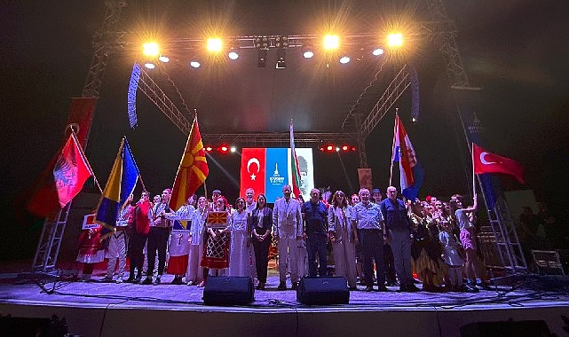 Balkan coşkusu s&uuml;r&uuml;yor