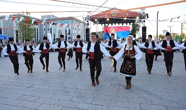 Balkan r&uuml;zg&acirc;rı Kartepe'de esti