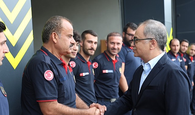 Bara&ccedil;lı'dan itfaiyecilere moral ziyareti