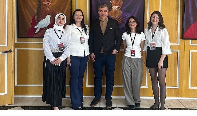 Barışın Kadınları Resim Sergisi İzmir&rsquo;de Ziyarete A&ccedil;ıldı