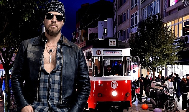 Barlas&rsquo;tan Urban Rock Dokunuşlu Bir Şehir Marşı: 'Kadık&ouml;y Sokaklarında'