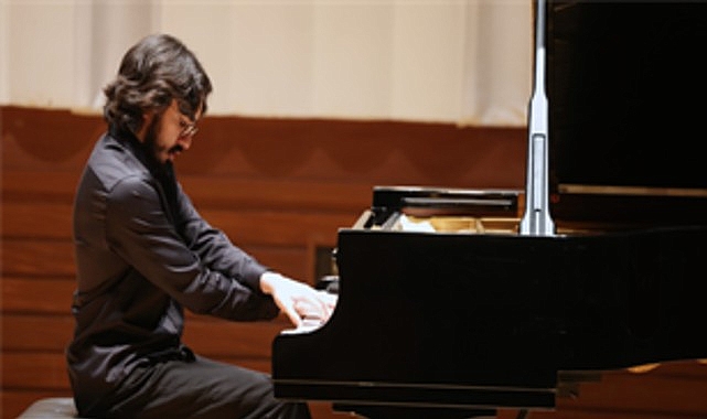 Barok M&uuml;zik Festivali&rsquo;nde gen&ccedil; virt&uuml;&ouml;z ağırlandı