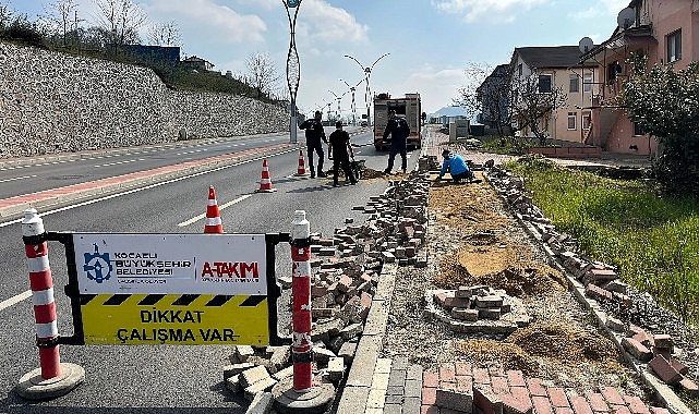Başiskele'de tretuvar yenileme &ccedil;alışmaları tamam