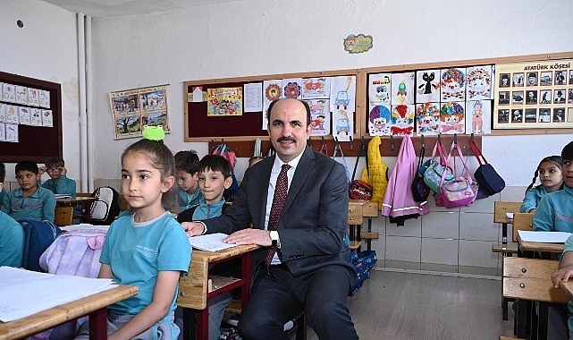Başkan Altay 3 Farklı Okulda &Ouml;ğrencilerle Buluştu