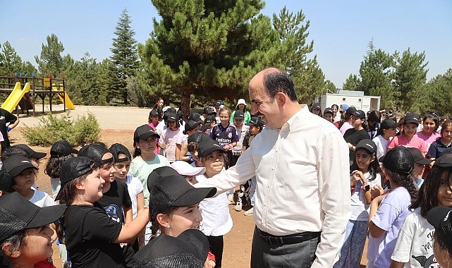 Başkan Altay 55 Bin &Ouml;ğrenciyi Ağırlayacak Gen&ccedil; KOMEK Oyun Kampı&rsquo;nda &Ccedil;ocukların Coşkusuna Ortak Oldu